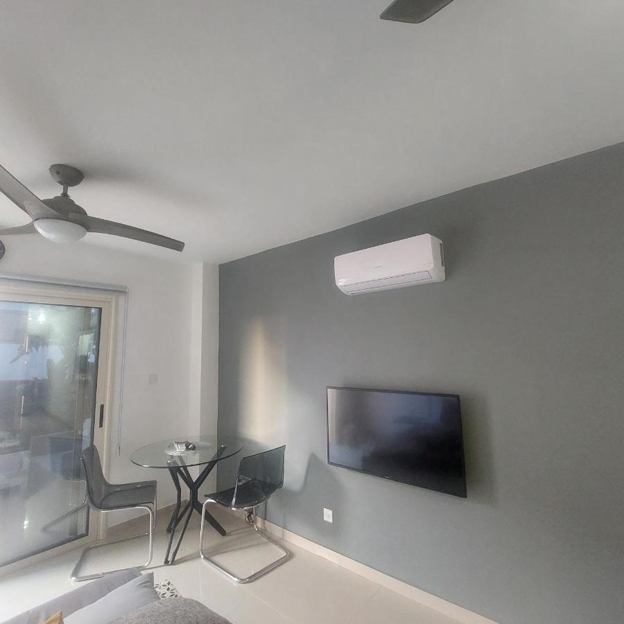 Modern Studio Apartment Armonia Court 파라림니 외부 사진