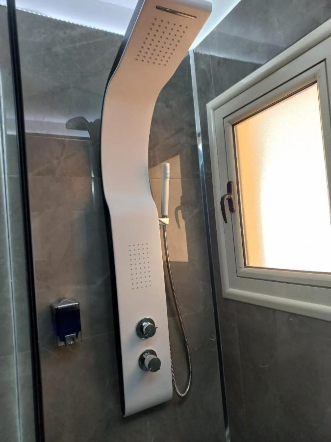 Modern Studio Apartment Armonia Court 파라림니 외부 사진